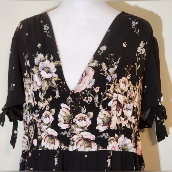 Xhilaration Floral Black and Pink Jumper Romper Women's Size XXL - Picture 2 of 7